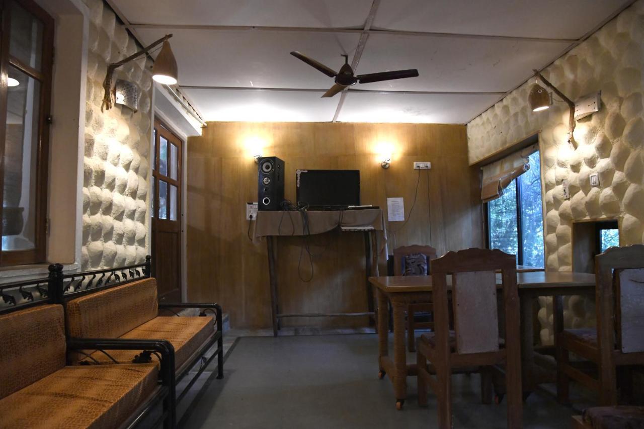 Baaz Jungle Resort Khawāsa Extérieur photo