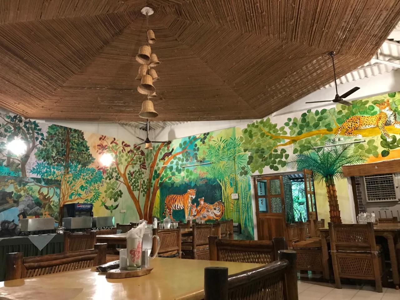 Baaz Jungle Resort Khawāsa Extérieur photo