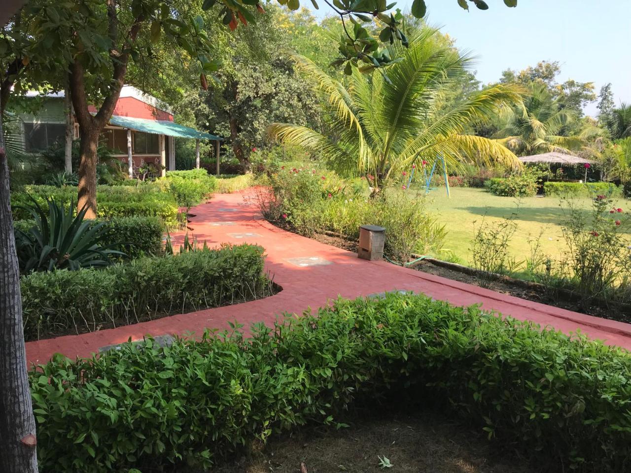 Baaz Jungle Resort Khawāsa Extérieur photo